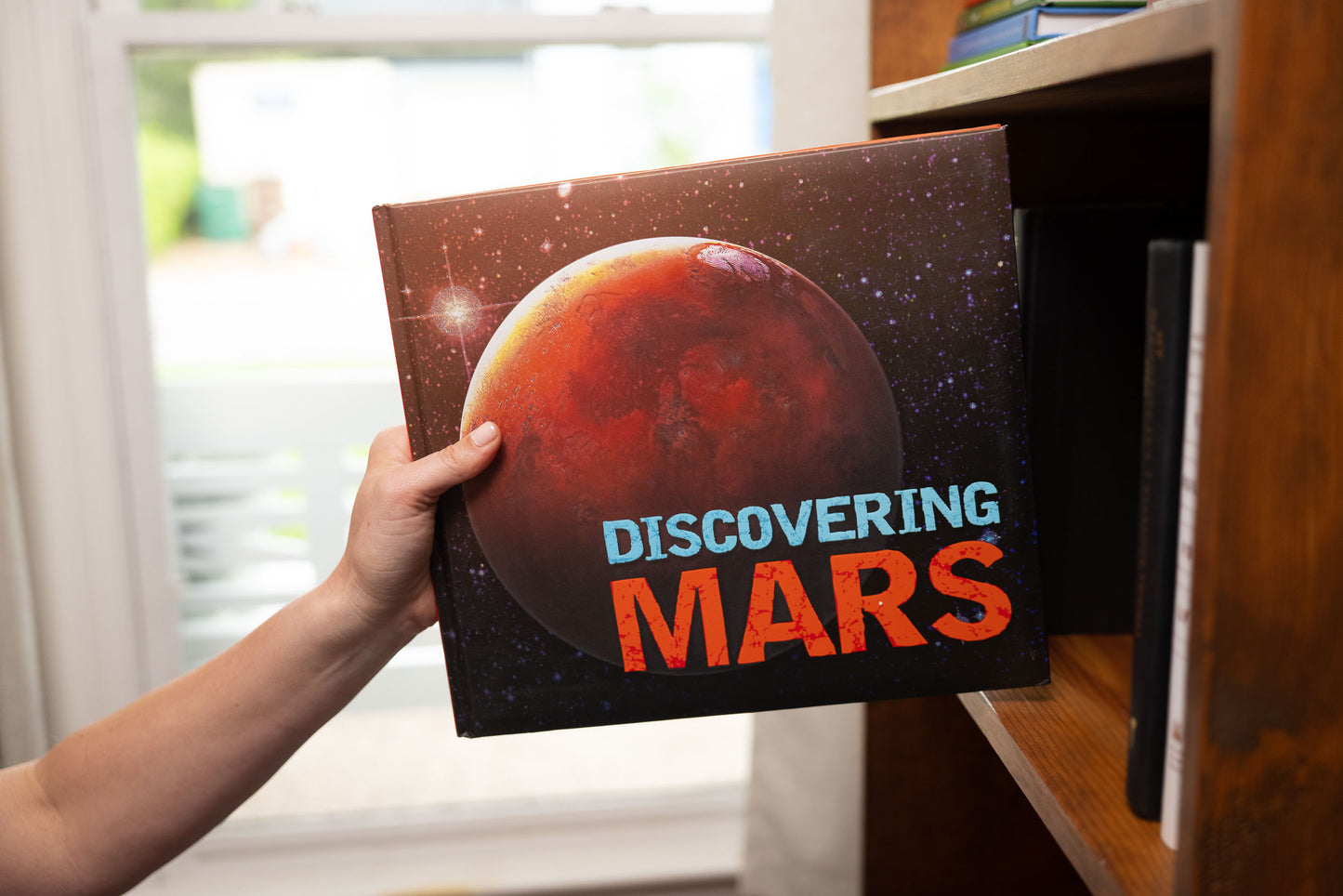 Discovering Mars: The Ultimate Guide to the Red Planet