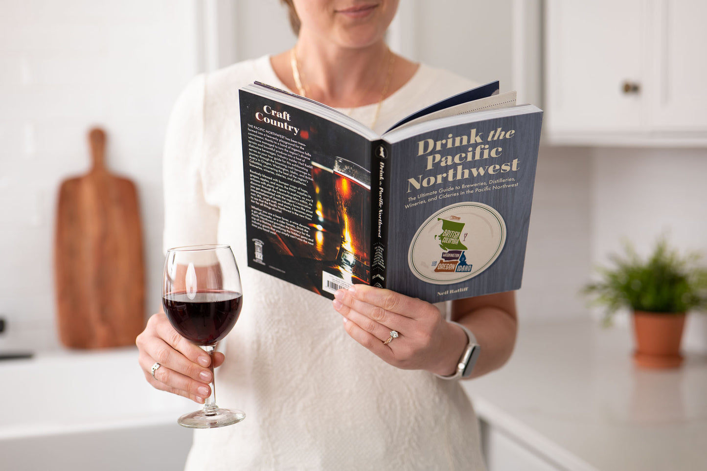 Drink the Pacific Northwest: The Ultimate Guide to Breweries, Distilleries, and Wineries in the Northwest