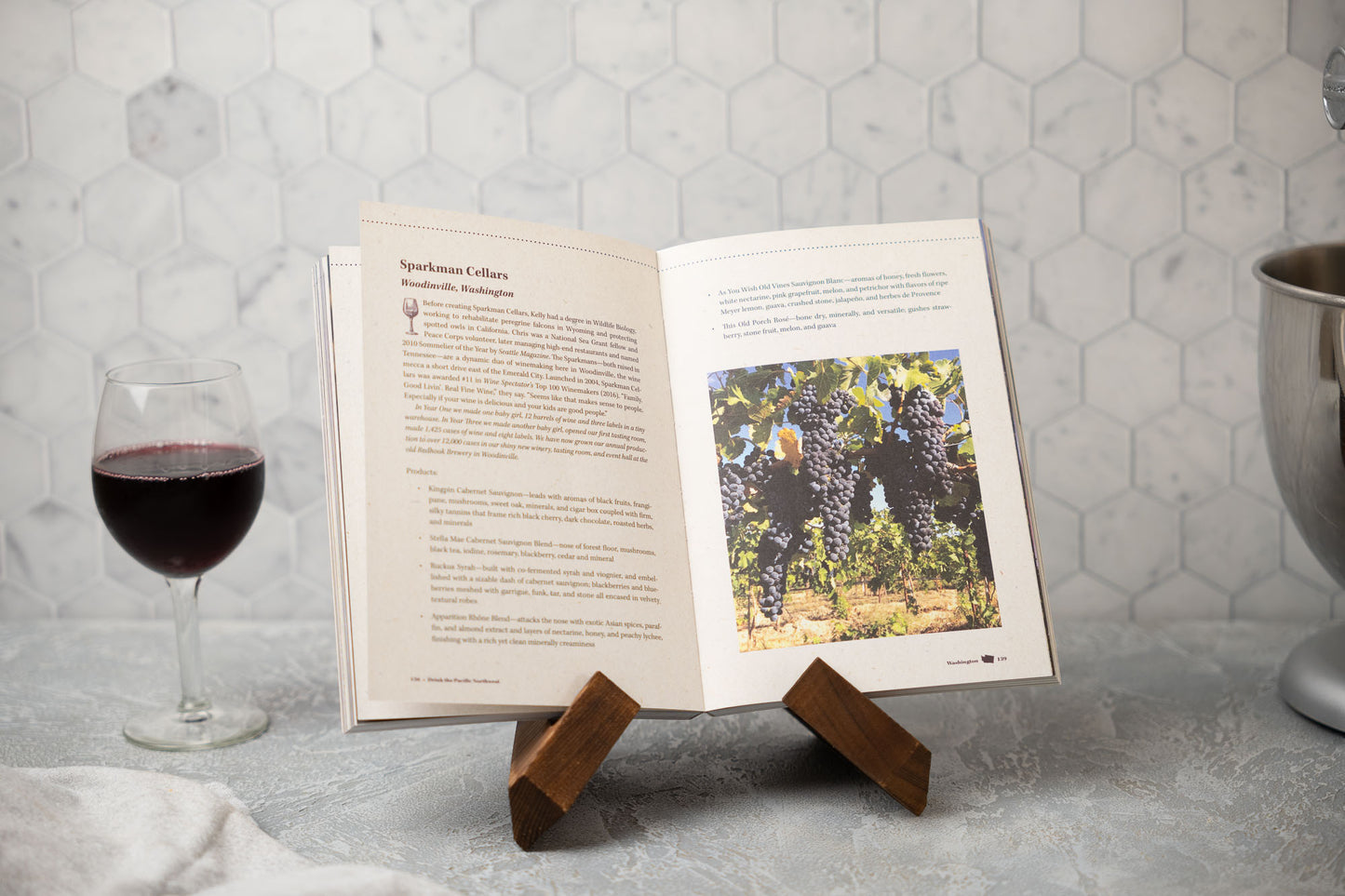 Drink the Pacific Northwest: The Ultimate Guide to Breweries, Distilleries, and Wineries in the Northwest