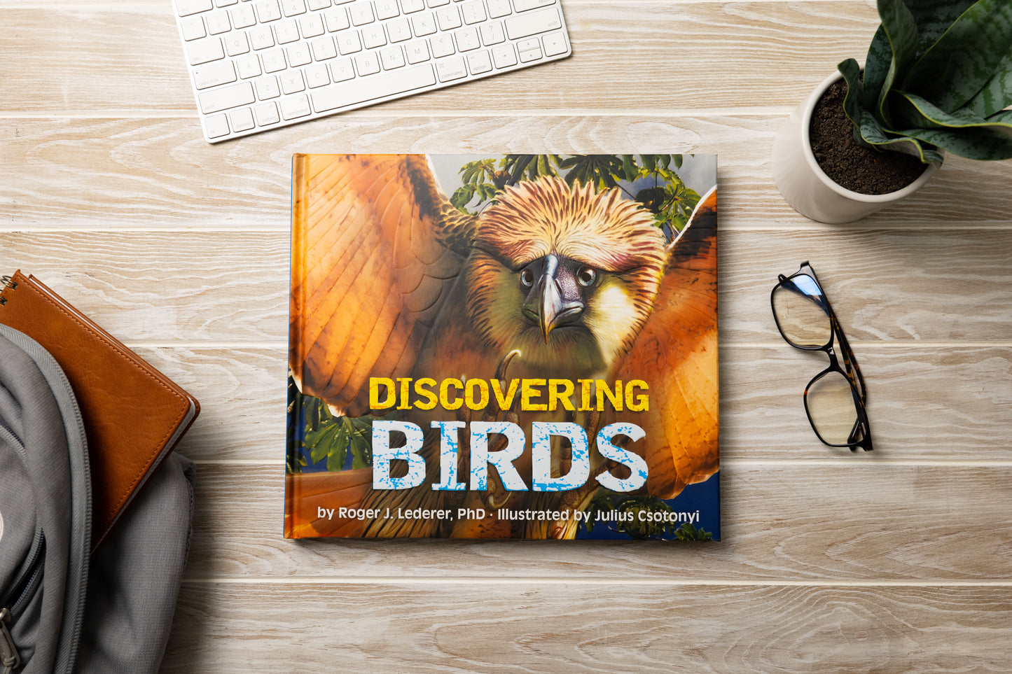 Discovering Birds: The Ultimate Handbook to the Birds of the World