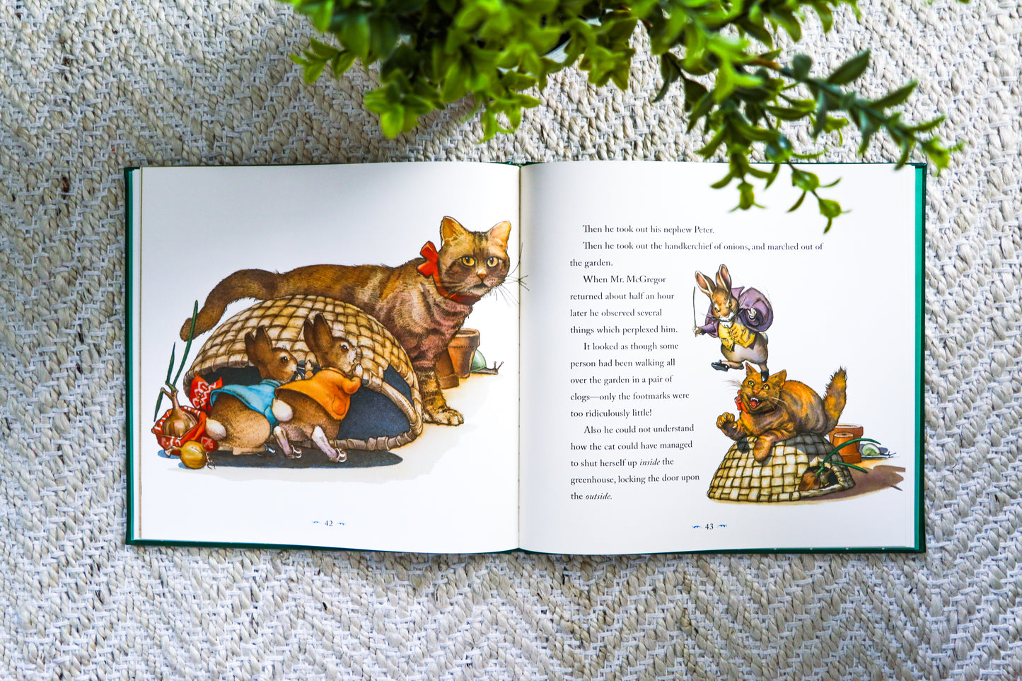 The Classic Tale of Peter Rabbit: The Collectible Leather Edition
