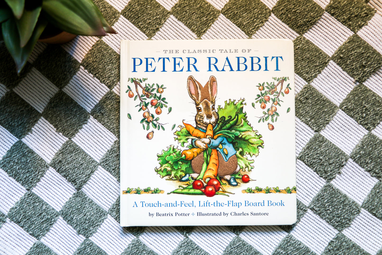 The Classic Tale of Peter Rabbit Touch and Feel Board Book: A Touch and Feel Lift the Flap Board Book
