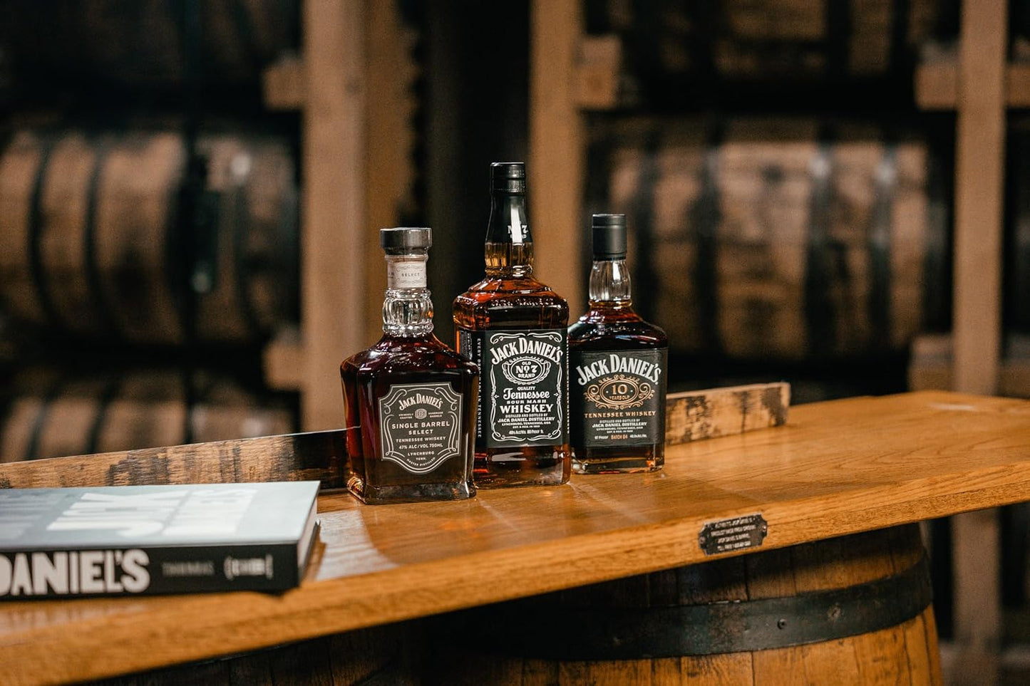 Jack Daniels: Behind the Bottle: The Masters, the Whiskey, and the Legend of the American Icon