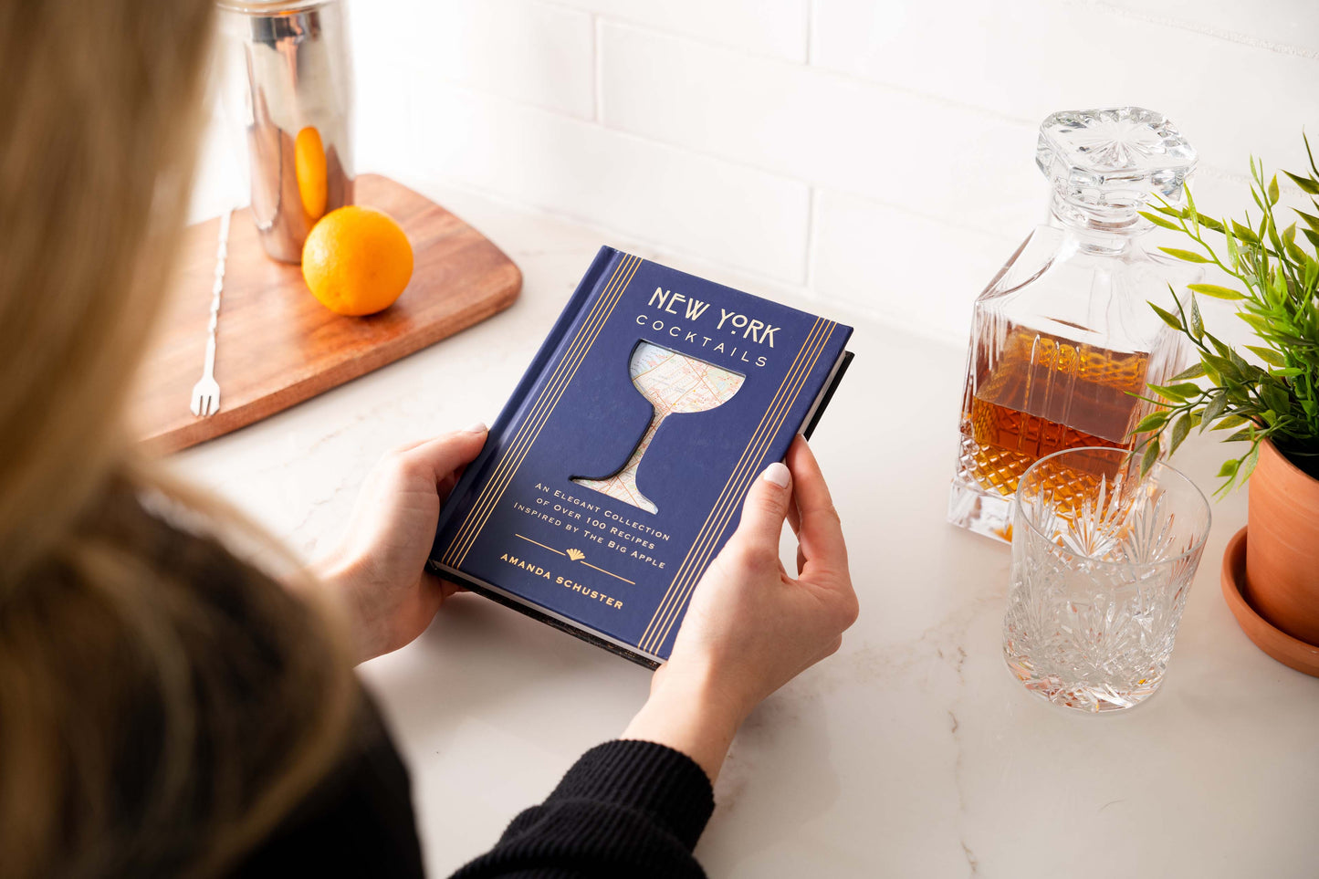 New York Cocktails: An Elegant Collection of over 100 Recipes Inspired by the Big Apple