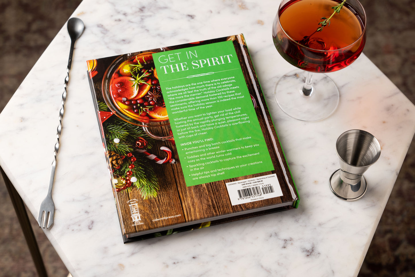 Holiday Cocktails: Over 100 Simple Cocktails to Celebrate the Season