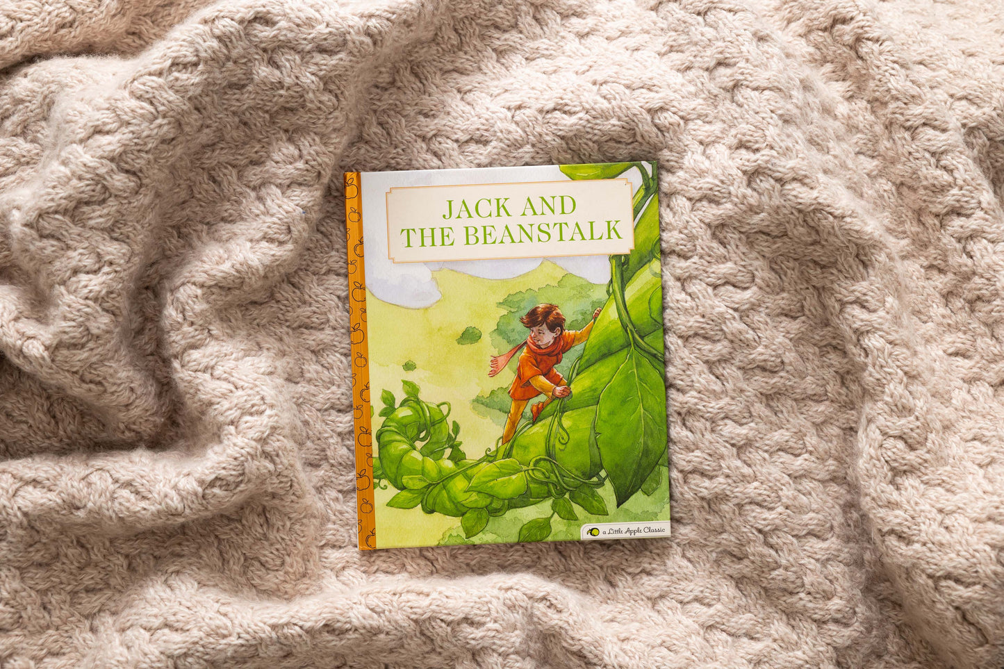 Jack and the Beanstalk: A Little Apple Classic