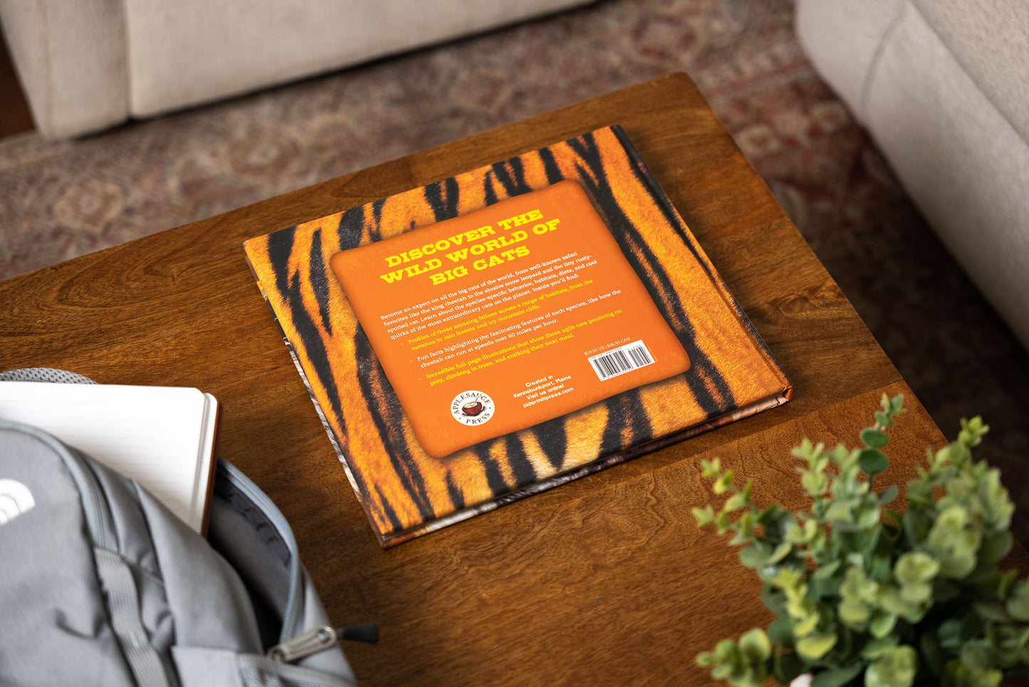Discovering Tigers, Lions & Other Cats: The Ultimate Handbook to the Big Cats of the World