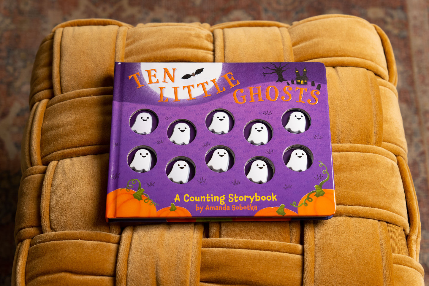 Ten Little Ghosts: A Magical Counting Storybook