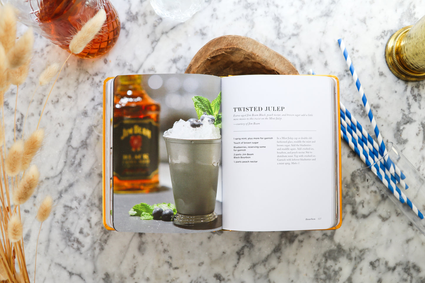 Drink Whiskey: A Collection of Bourbon, Rye, and Scotch Whisky Cocktails